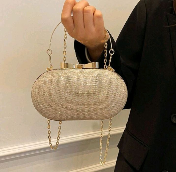 Piekna elegancka i stylowa torebka wizytowa