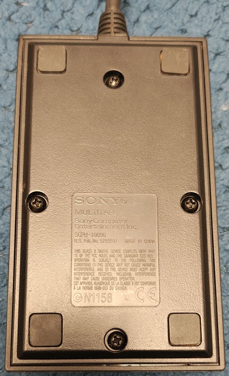 Oryginalny Multitap do PlayStation 2 SCPH-10090 do Sony PS2 wersji FAT