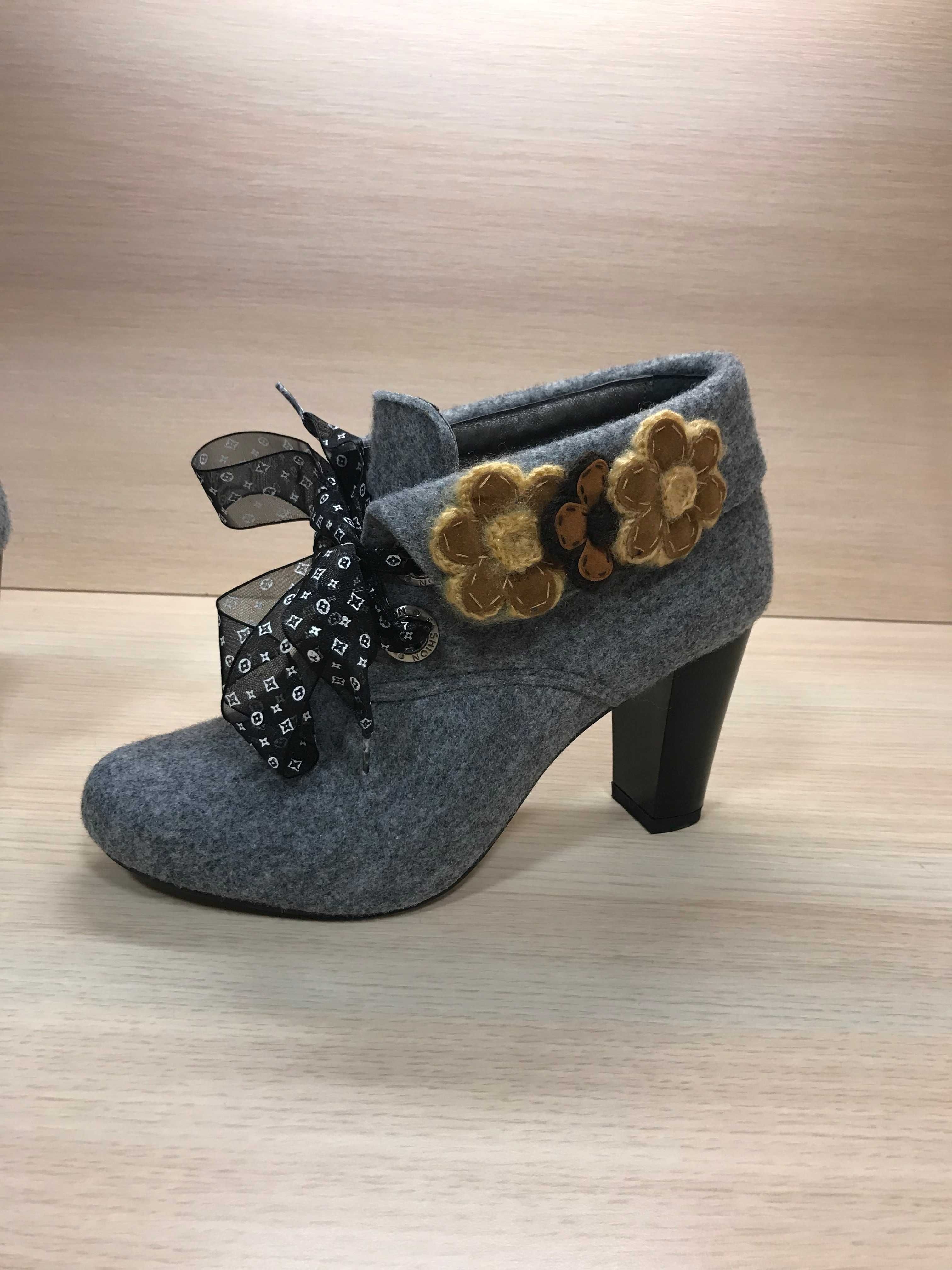 Cudowne botki r. 40 z filcu pumps półbuty na słupku 8,5cm obcas Pin up