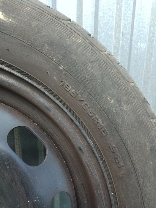 Sprzedam komplet 4 letnich kół z felgami Dębica   195/65/r15