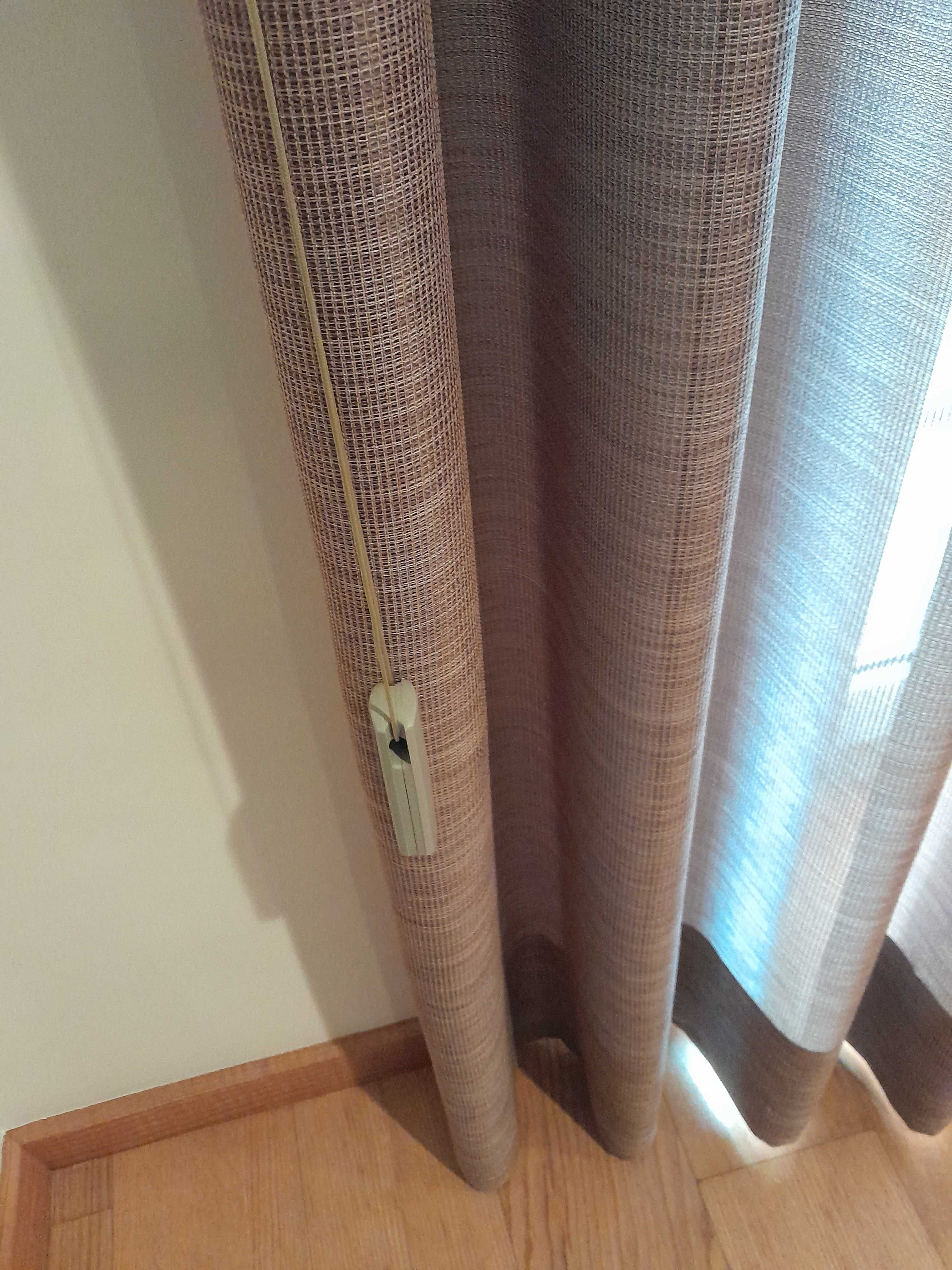 Vendo cortinas para a sala