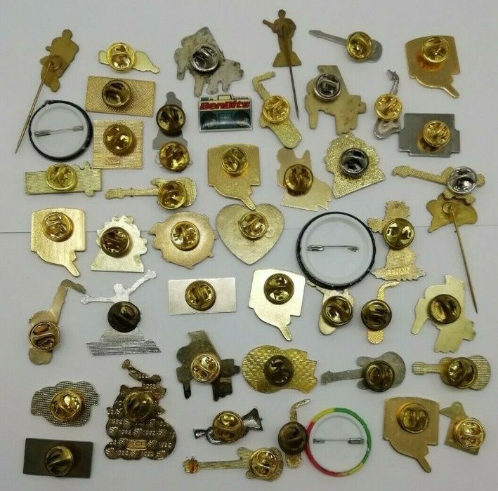 Rara Colecção de 49 Pins de Intrumentos Musicais