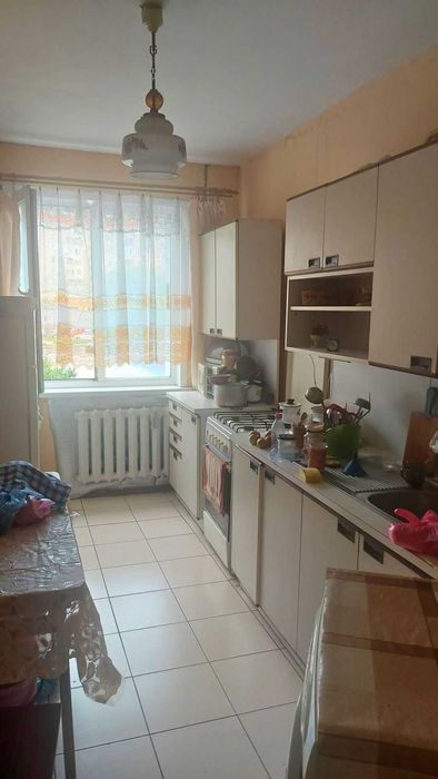 Оренда ізольованої кімнати в 3-ох кімн. квартирі по вул. Творча