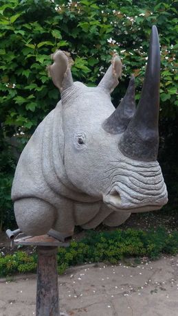 Чучело носорога. Скульптура