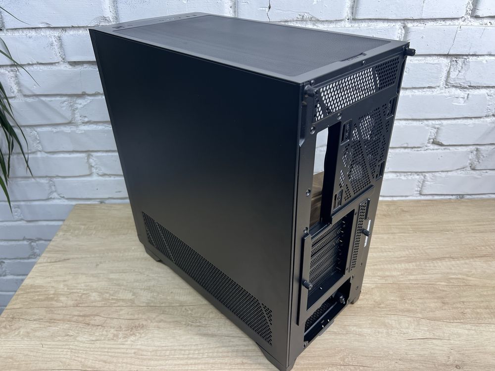 Преміальний Великий Корпус MSI gungnir 300R airflow gaming case