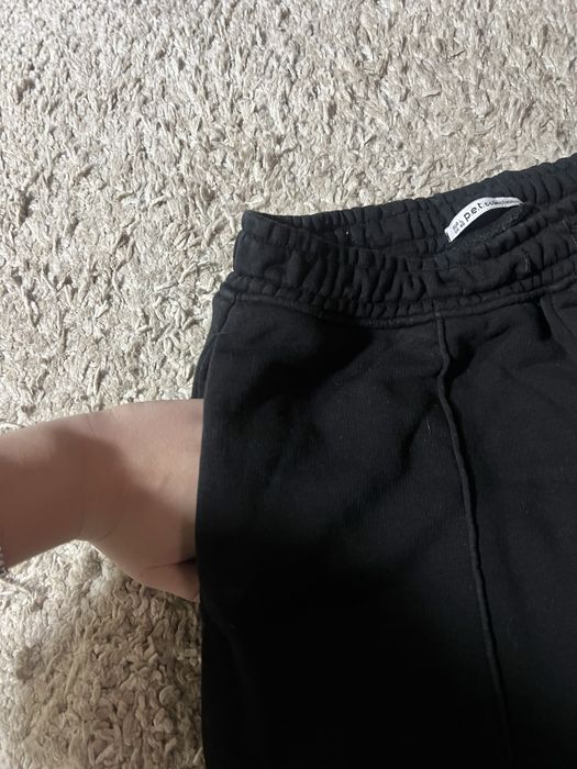 чорні спортивки