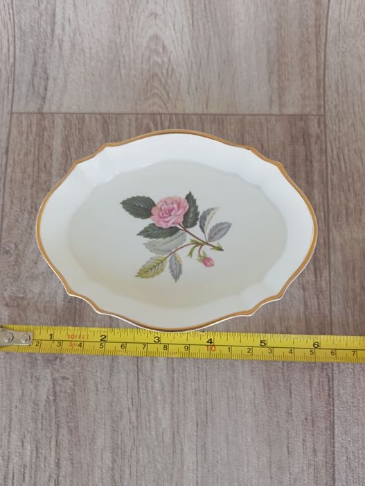 Ozdobny talerzyk porcelanowy