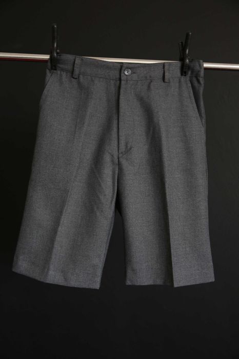 Uniforme escolar - calções cinzentos (OBS, Cedros, Bom Sucesso, etc.)