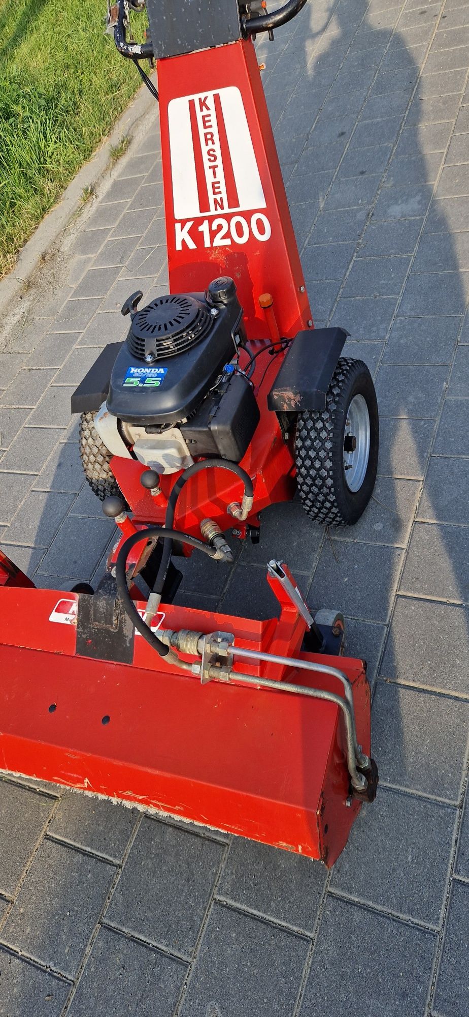 Zamiatarka hydrauliczna kersten k1200 z napędem