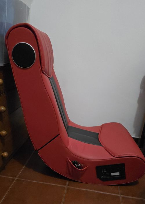 Cadeira com colunas ( ler descrição )