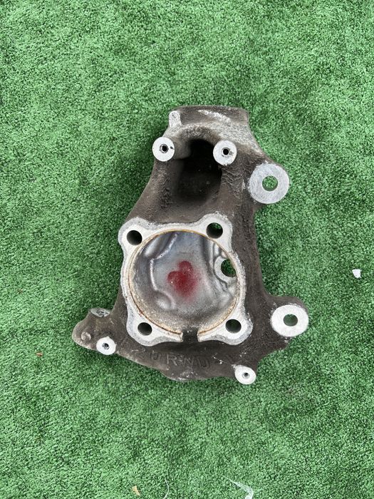 Цапфа Бмв ф30 ф20 задний привод кулак Bmw f30 f20 f31