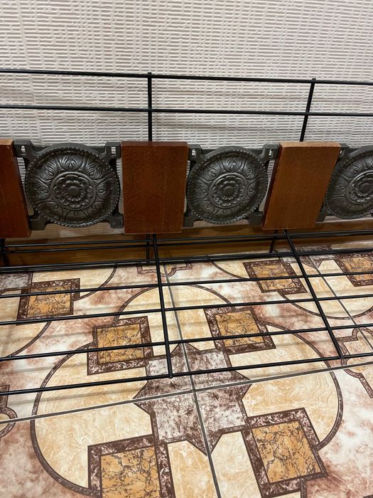 Вешалка  для одежды из дерева