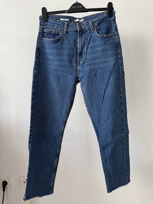 Jeansy dżinsy postrzępione proste nogawki wysoki stan straight cropped