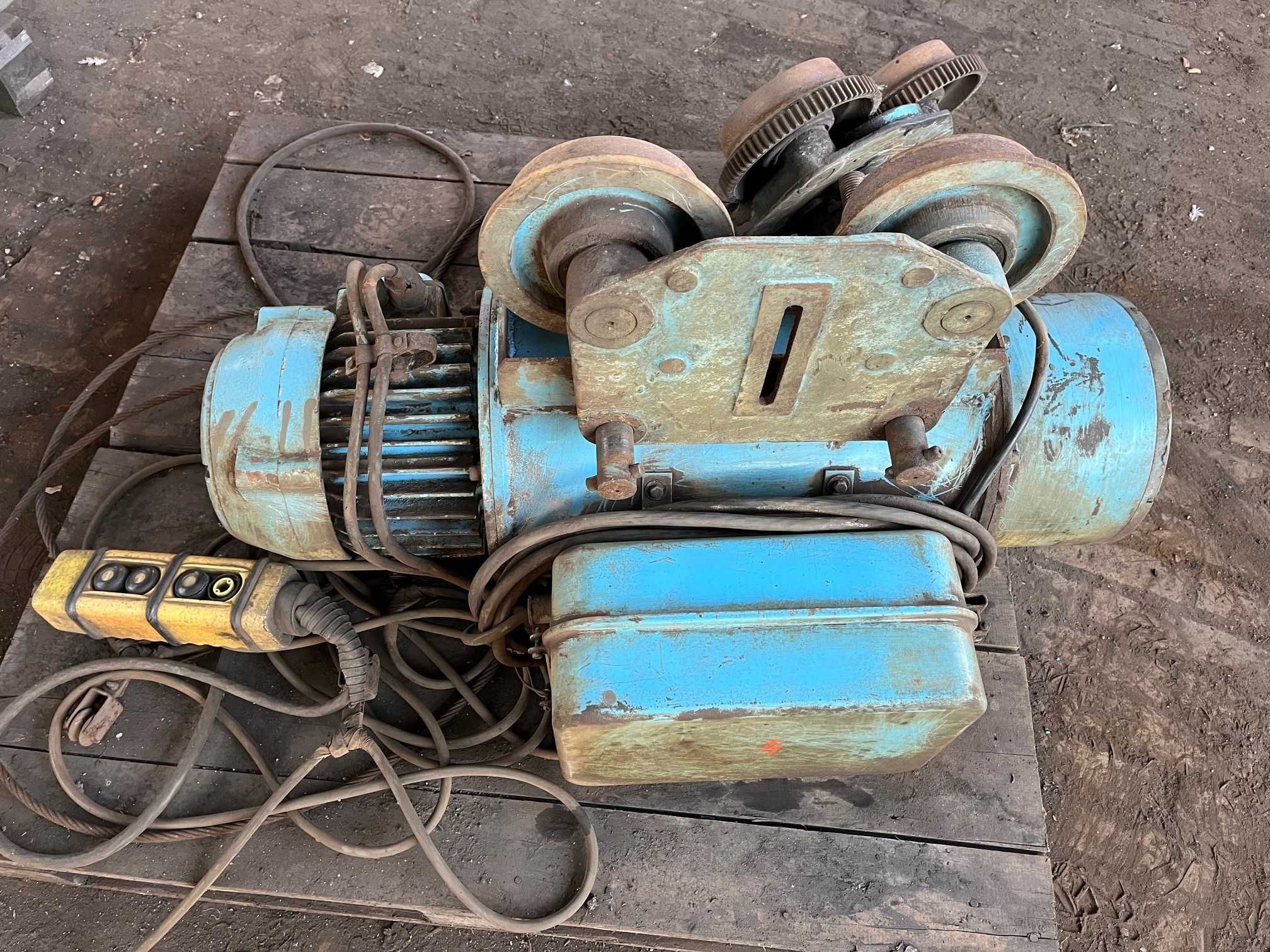 Elektrowciąg, wciągnik Balkancar 2000kg, typ T 10432K, jednobiegowy