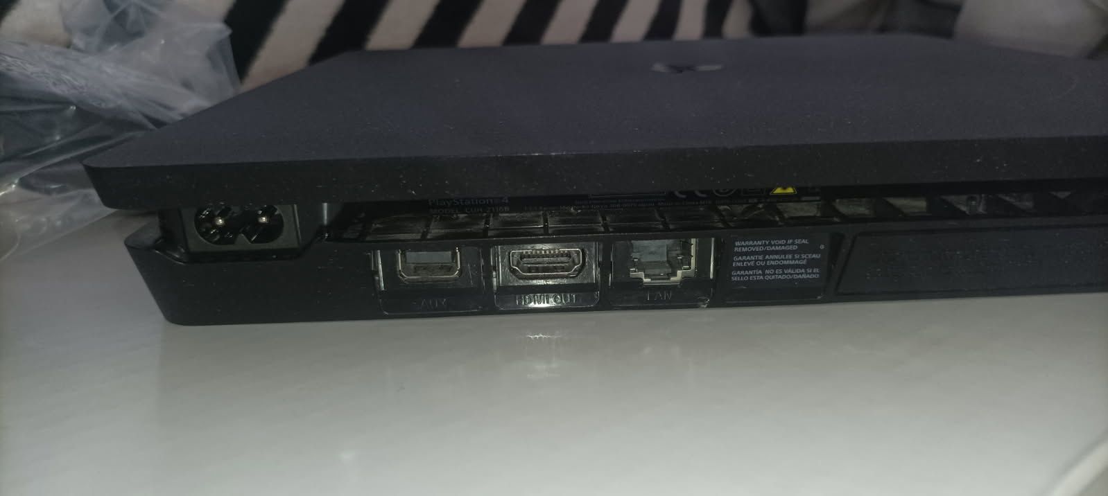 PlayStation 4 ps4 1tb pad karton