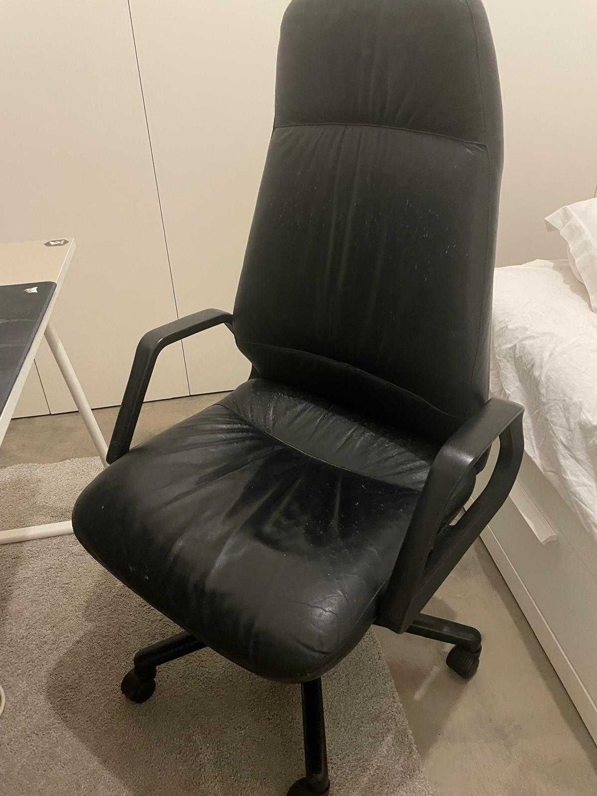 cadeira de escritório muito confortável