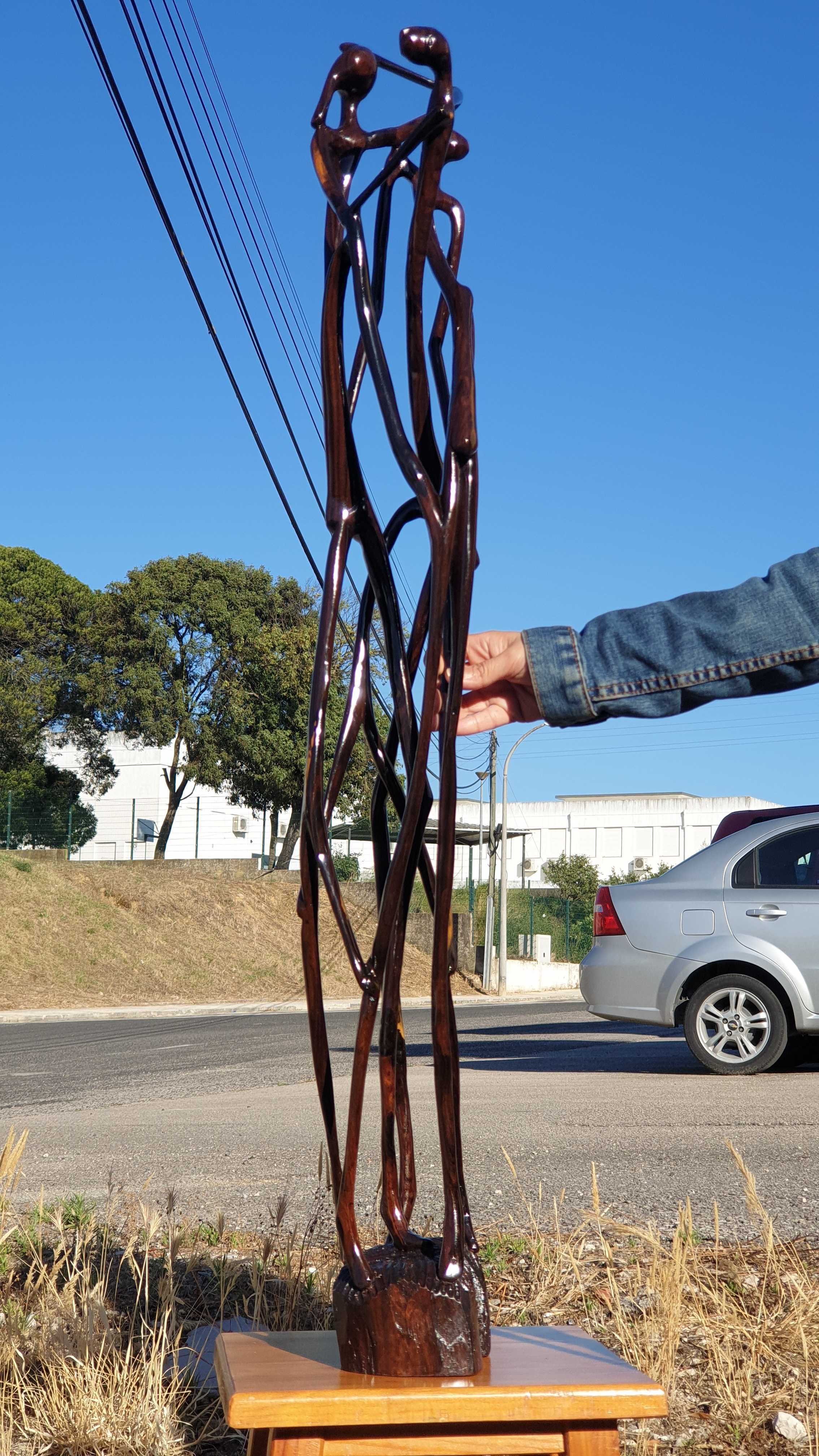 Estátuas africanas em madeira, esculturas de artefactos da Tanzânia
