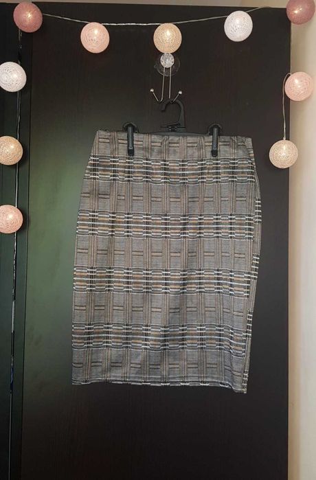 Spódniczka ołówkowa w kratkę