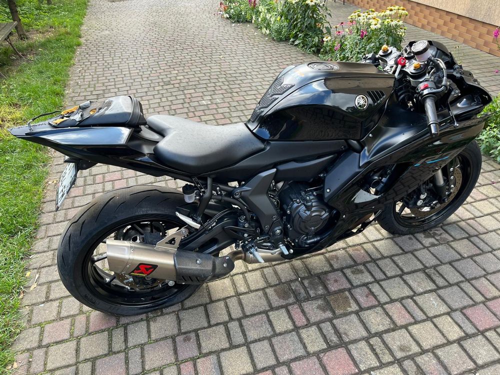Yamaha R7. 2023 rok Akrapovic !