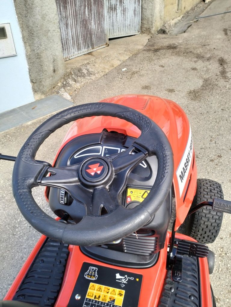 Trator corta relva  15cv semi-novo