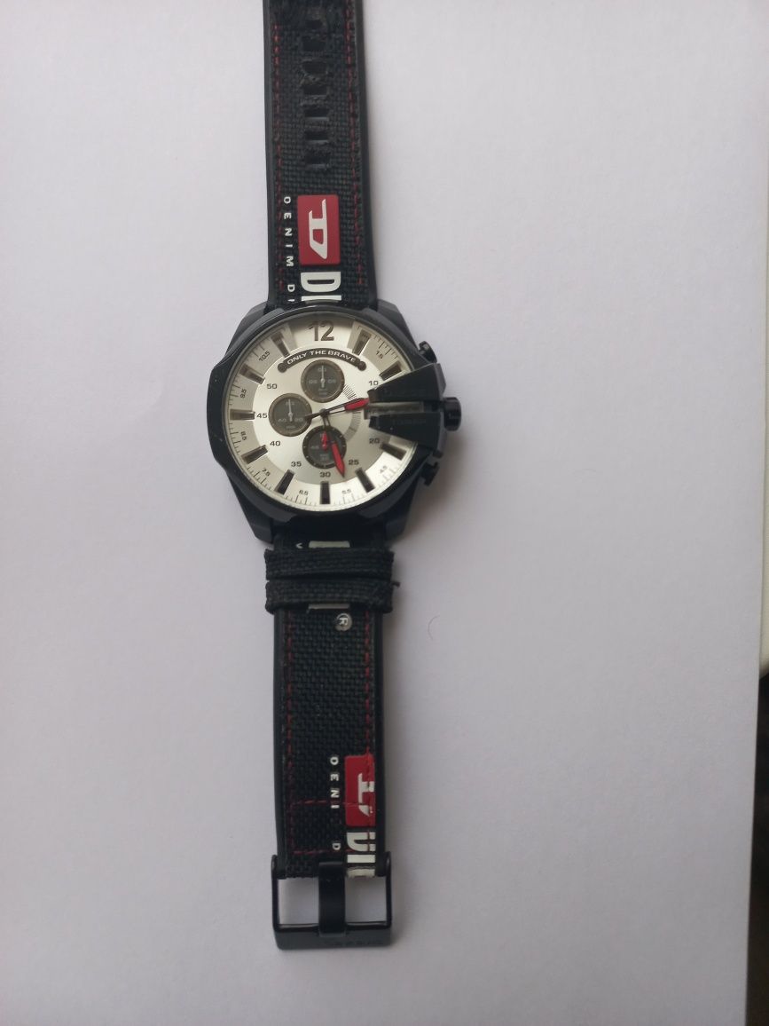 Продам годинник DIESEL DZ4512