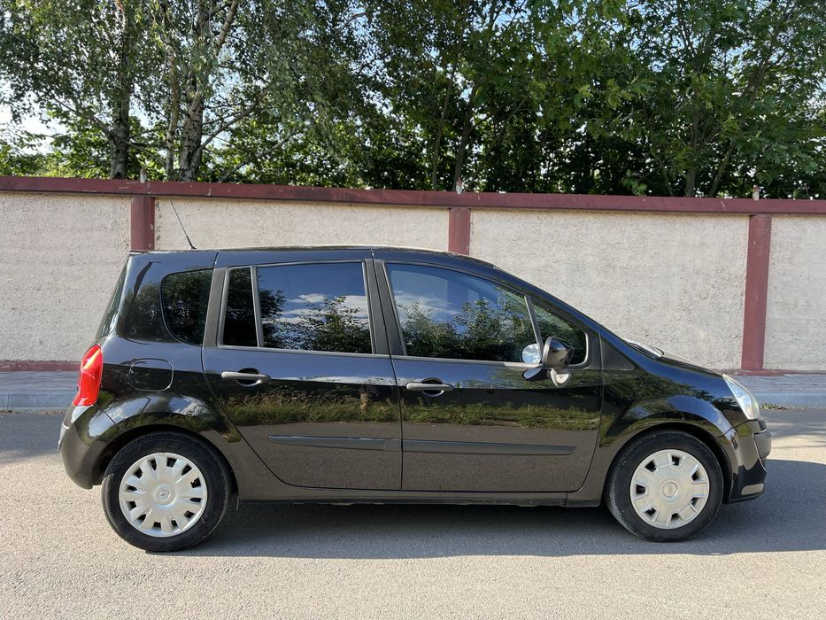 Продаю RENAULT MODUS 1.5 дизель.