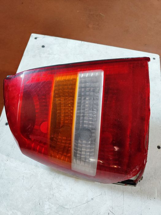 Задній лівий ліхтар Opel Astra G (седан)