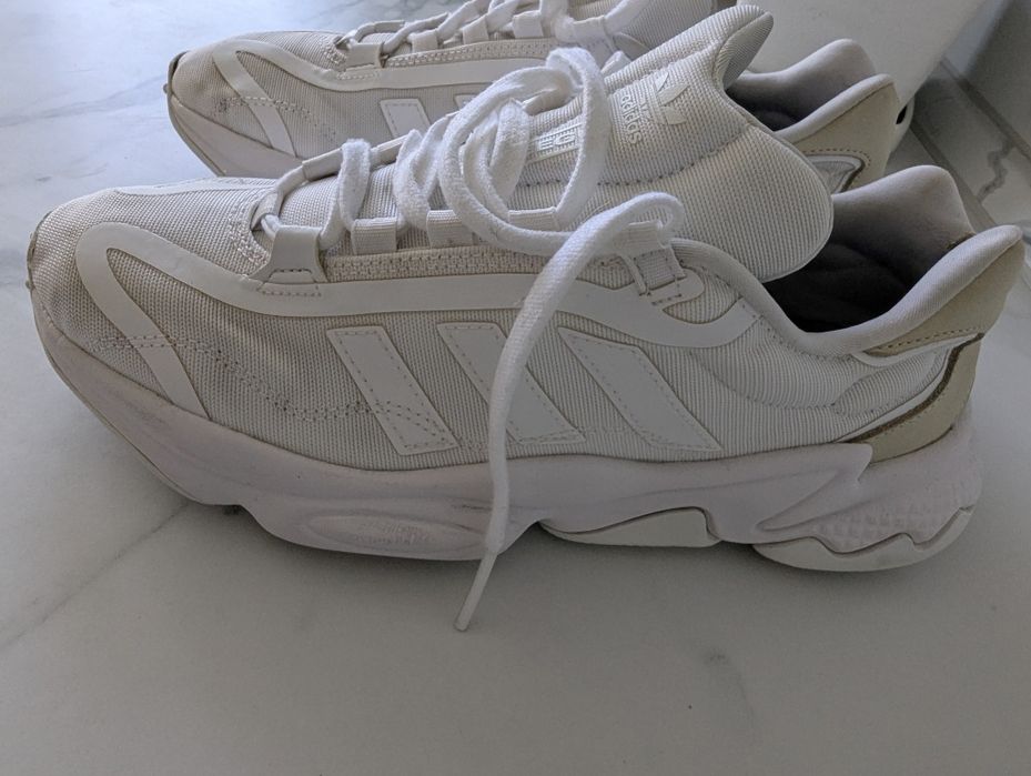 Оригінальні брендові кросівки Adidas в хорошому стані..