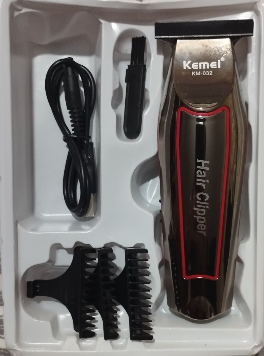 Vendo máquina de cabelo Clipper nova sem fios