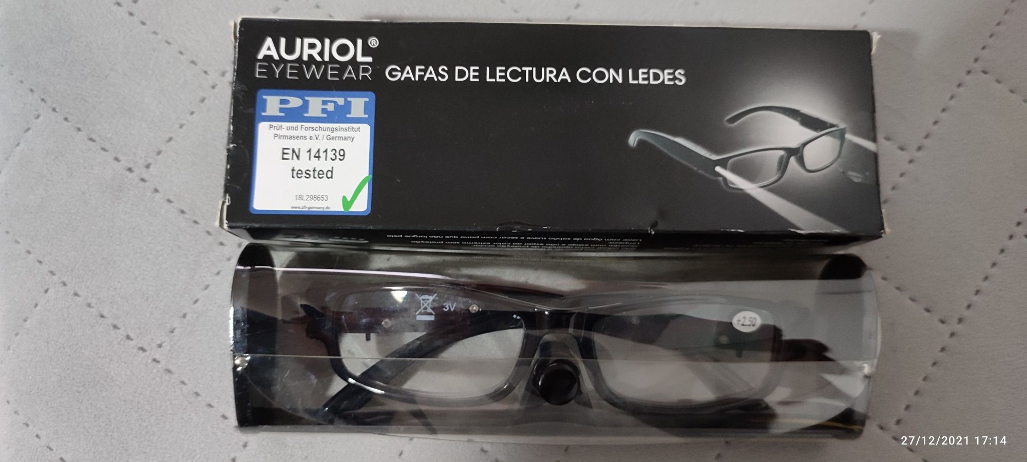 Vendo Óculos graduados 2.5 dpt
Com luz