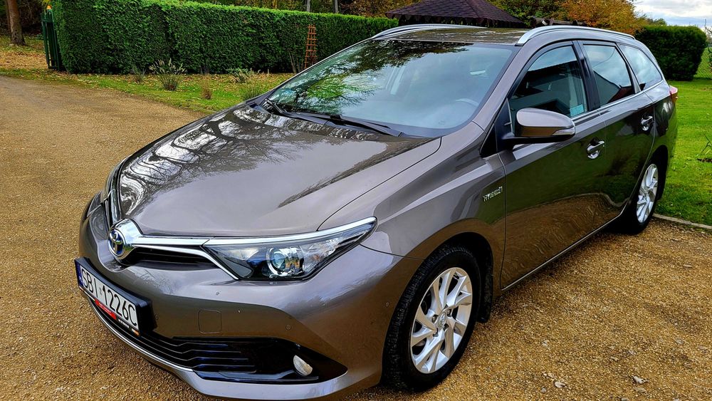 Toyota Auris Combi Hybryda 2017r.