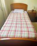 Cama, sem colchão 1.95 por 0.95