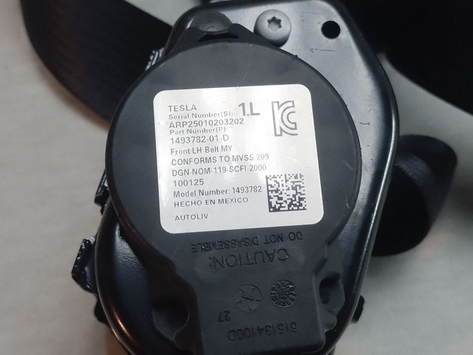 Тесла, ремінь безпеки