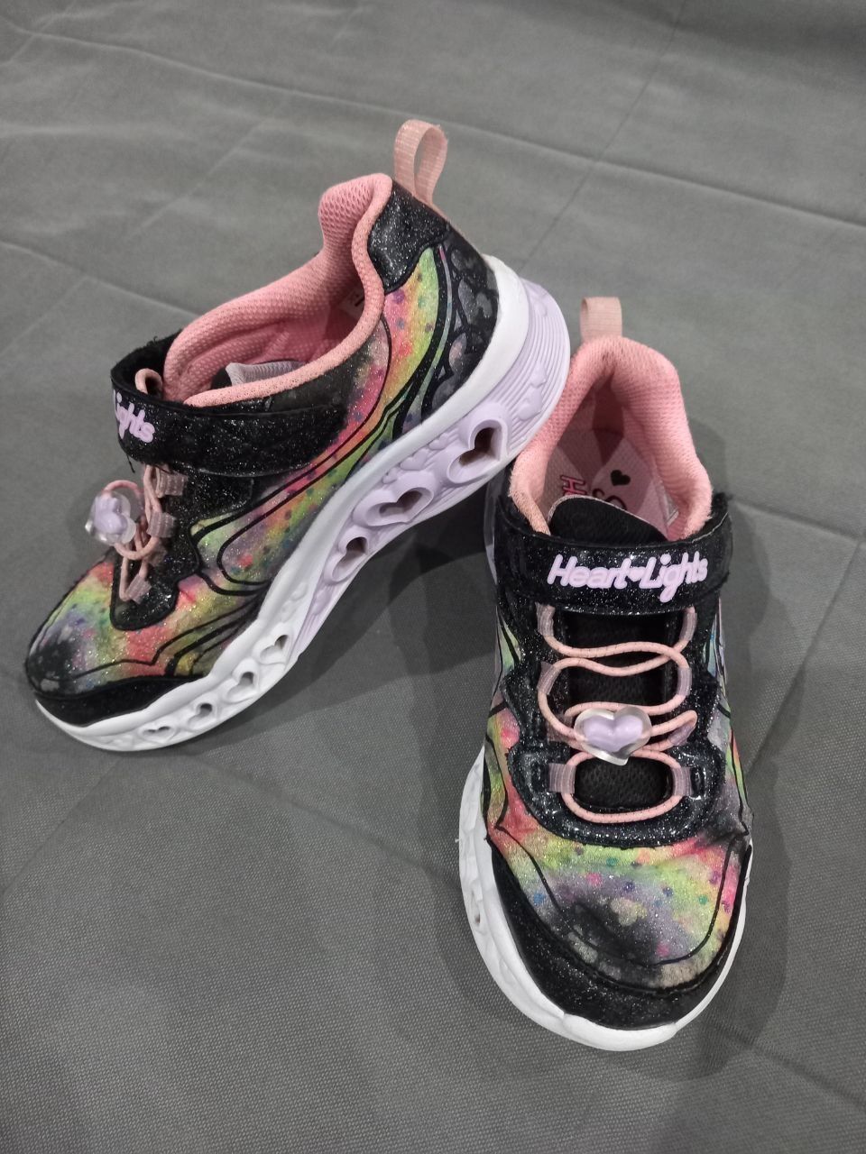 Кросівки на дівчинку Skechers -світяться