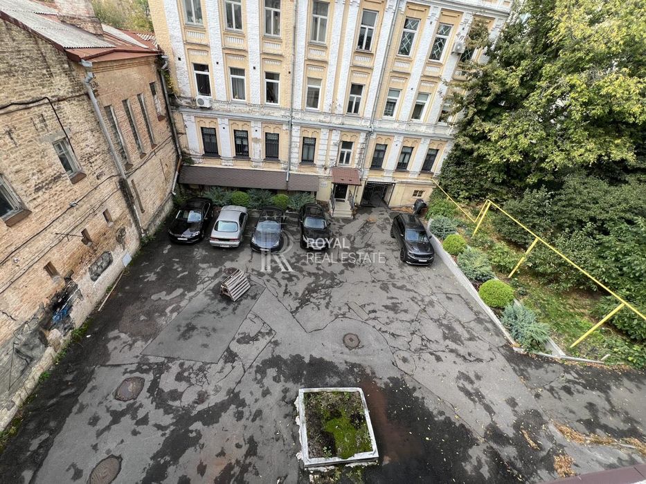 Оренда ОСЗ Офіс 814 м.кв вул. Івана Франка 26 ФАСАД Центр Парковка