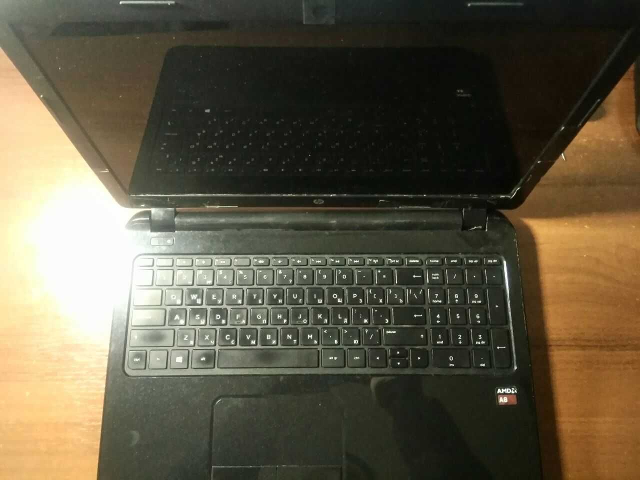 Ноутбук 15.6" HP 15 CPU A8-6410, GPU 8550M,озу-8GB SSD-120