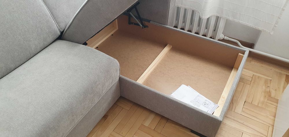 Narożnik 304cm spanie na materacu 160 "stelaż włoski" szary SOLA -45%