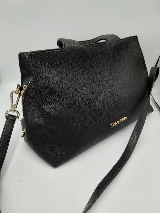 Torebka shopperka CALVIN KLEIN czarna kuferek torba