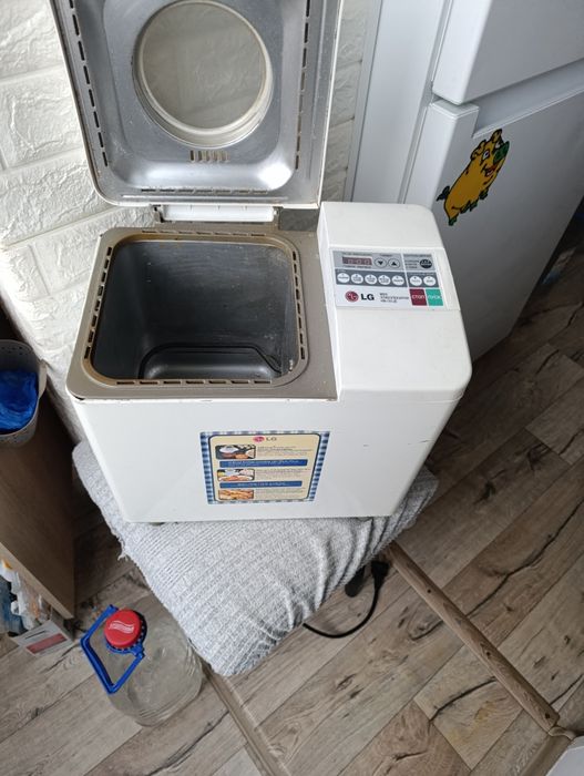 Продам хлебопечку