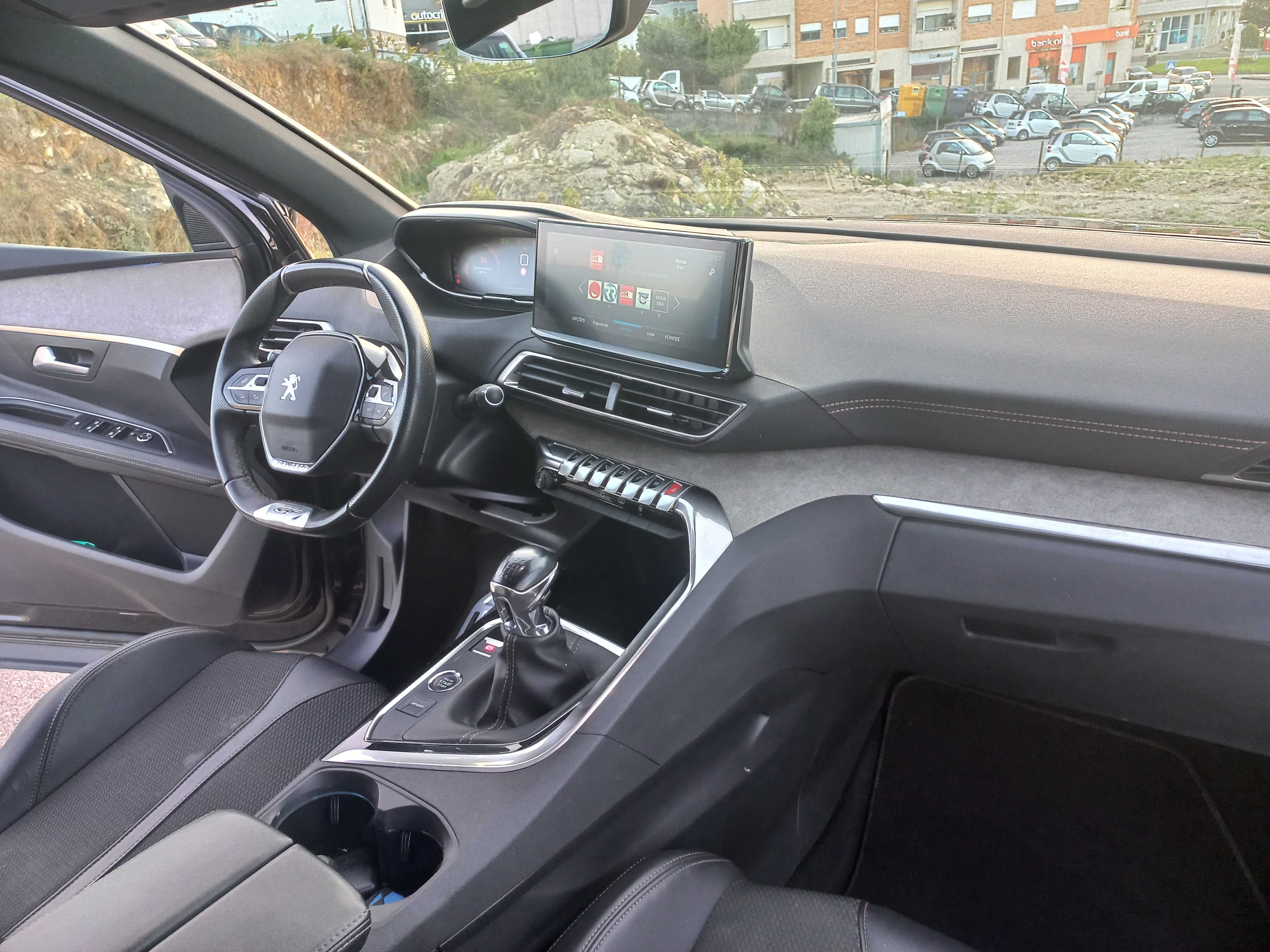 Peugeot 3008 1.2 130 CV GT com todos os extras.