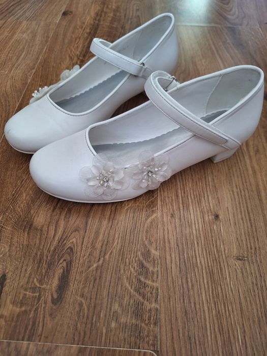 Buty komunijne białe