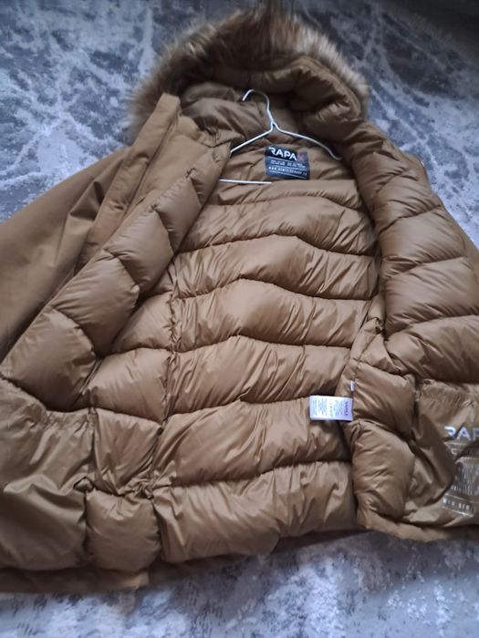 Чоловічий пуховик фірмовий