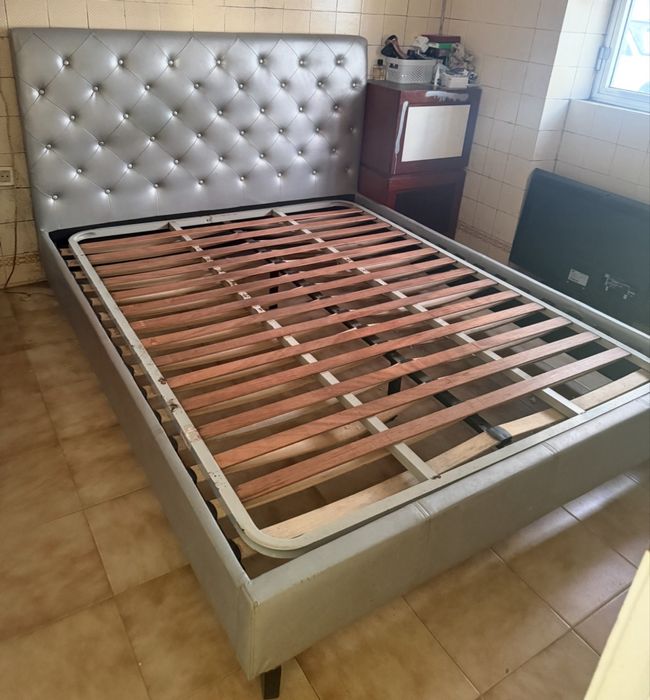 Cama de Casal 1,40x1,90  om estrado