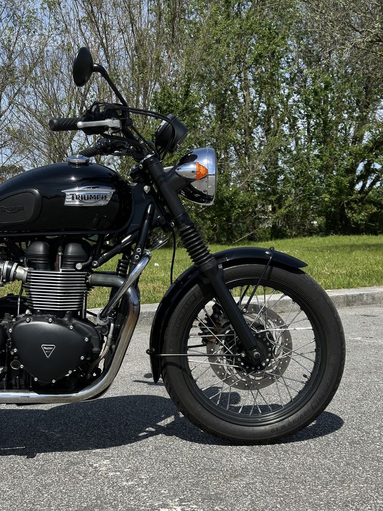 Triumph Bonneville T100 Black