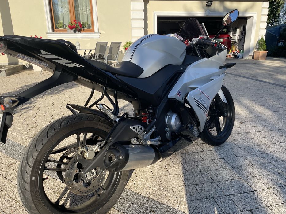 Yamaha YZF R-125 124,00 cm3 motocykl kat.B 2011