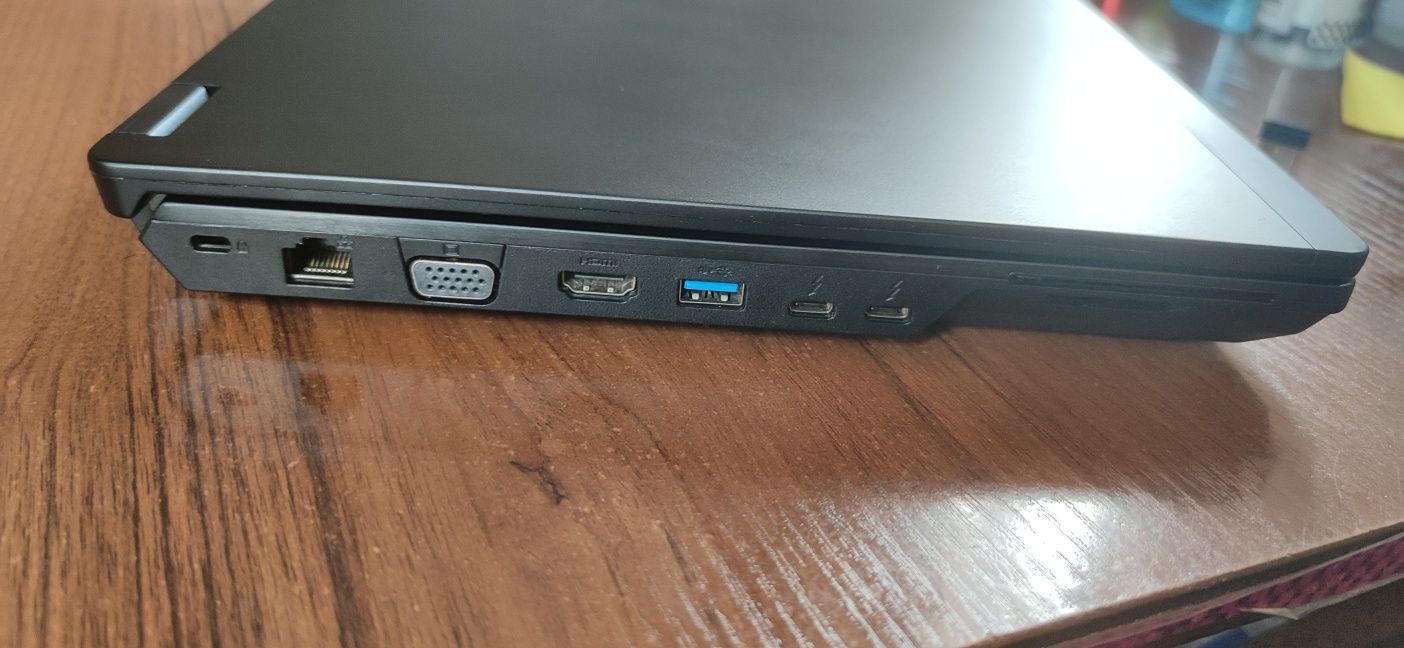 Fujitsu H780 высокопроизводительный ноутбук для баз данных/ работы