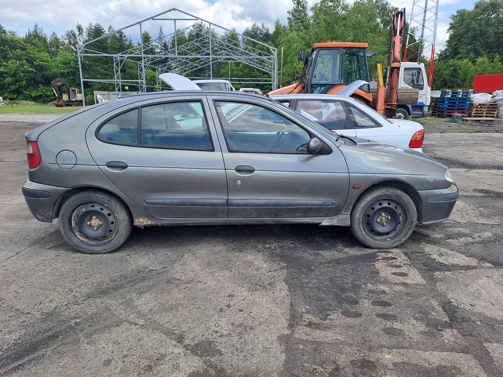 Renault Megane, 1.6, 2001r - na części.