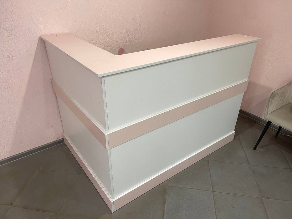 Ресепшн стійка рецепція