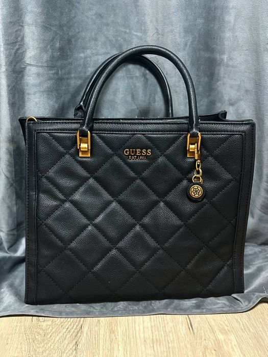 Сумка тоут Guess