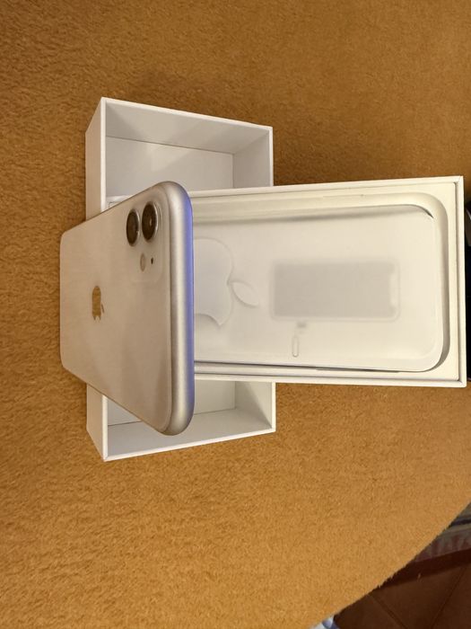 iPhone 11 com 64 GB Branco